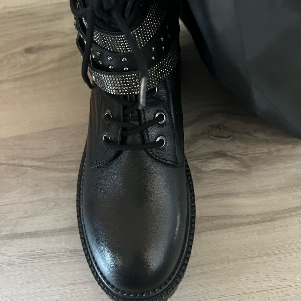New in Box Steve Madden Over the knee Bronte boot with crystal buckles size 11 - Picture 5 of 15